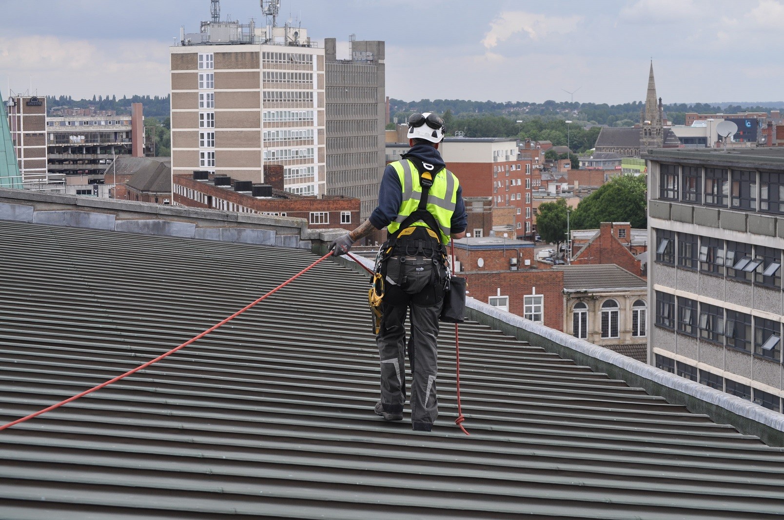 Gutter cleaning and maintenance